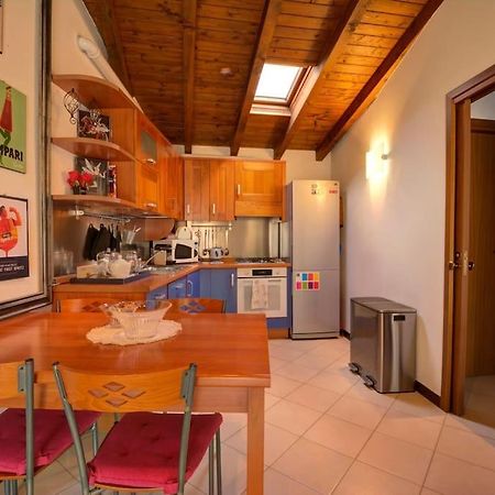 Апартаменты Casa Vacanza Angolo Della Corte Комо Экстерьер фото