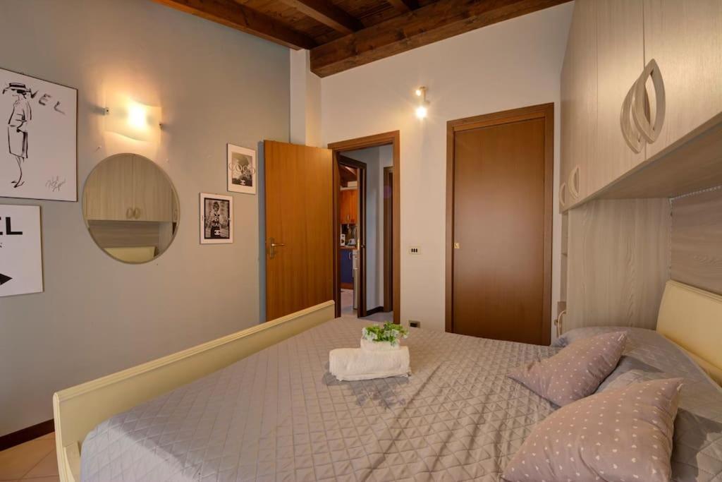 Апартаменты Casa Vacanza Angolo Della Corte Комо Экстерьер фото